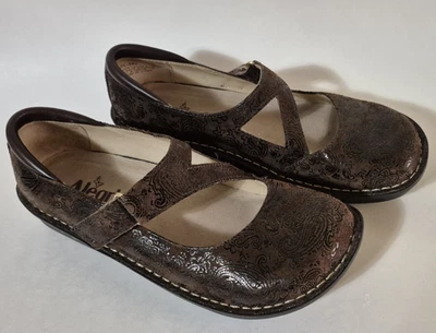 Zapatos para mujer Alegria Mary Janes marrón cuero en relieve talla 38... US Talla 8 Foto 1 de 4