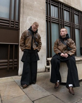 复古棕色仿旧皮革轰炸机夹克,男式大码夹克 90 年代风格 — 第 1/4 张图片