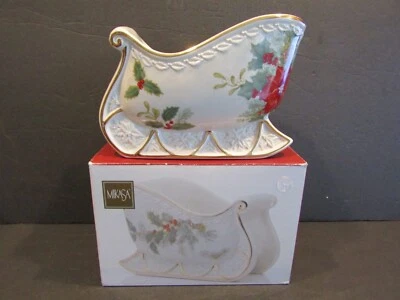 Centro de mesa de porcelana Mikasa HOLIDAY BLOOM FK026-501 TRINEO HOLLY & BERRIES Foto 1 de 4