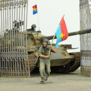 PreSale 1:35 ProPainted NVA Tank man /w Flag in Vietnam war (No tank & base) - Picture 1 of 6