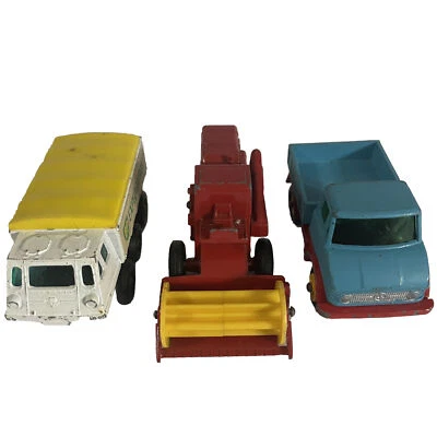 Original Matchbox Lesney Diecast 1:64 Harvester 1960’s Lot Of 3 - Image 1 of 4