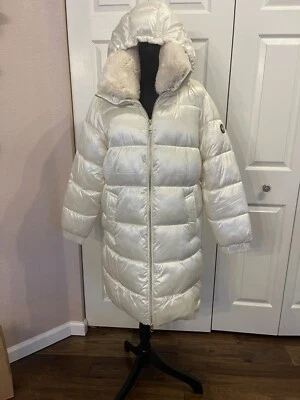 Abrigo Michael Kors XL acolchado con cuello de piel sintética y capucha desmontable - usado una vez, Foto 1 de 4