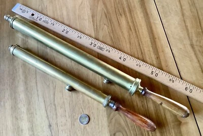 outils anciens, old ools,beaux pulvérisateurs de jardinnier en laiton,lot de 2.. - Photo 1/4