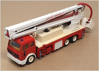 Siku 1/55 Scale 3720 - Mercedes Benz Fire Engine Sapeurs Pompiers - Red/White - Image 1 of 4