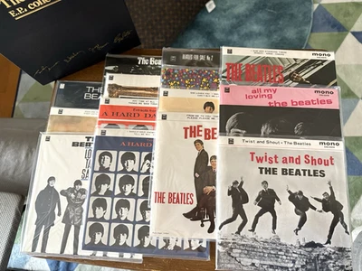 M to NM Beatles E.P. Collection 1982 Japan Red Vinyl 15X7" Box EAS-30013 - Image 1 of 4