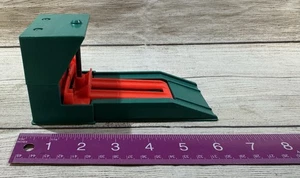 Vintage Fisher Price Little People Parking Garage Car Ramp Lift #930 Works TbGB8 - Picture 1 of 5