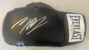 GUANTE DE BOXEO AUTOMÁTICO FIRMADO POR MICHAEL B. JORDAN BAS/BECKETT TESTIGO #W981253 *CREDO* - Imagen 1 de 3