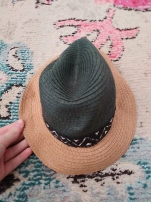 NUEVO NUEVO CON ETIQUETAS Gymboree 6-12 meses bebé niño paja fedora sombrero verde desierto verano Foto 1 de 3