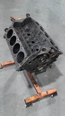 Ford 460 Ci 1977 motor bloque desnudo, diámetro de stock D1ve-6015-A2B, 7A14. ¡ENVIAMOS! Foto 1 de 4