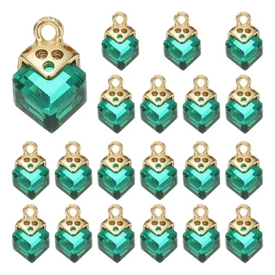 Dije de diamantes de imitación de cristal cuadrado de circonita cúbica de 20 piezas, verde Foto 1 de 4