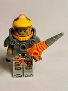 LEGO Mini Figure - Series 12 - Space Miner - Mint & Complete with Accessories - Picture 1 of 2