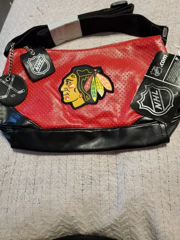 Chicago Blackhawks Purse/Brand New With Tags/NHL/Hockey Cover