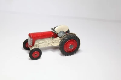 Tractor Corgi Nº 50 Massey Ferguson 65 - Buen modelo original vintage años 60 Foto 1 de 4
