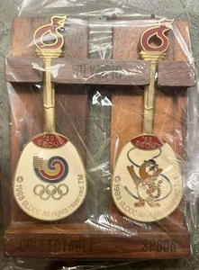 Collectable Olympic Spoon Set Of 2 1988 Seoul - Picture 1 of 7