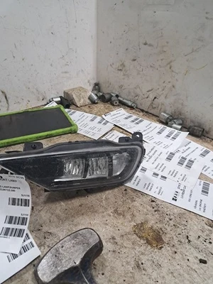 Lh Driver Side Fog Light 2016 Xc90 Sku#4277908 - Image 1 of 4