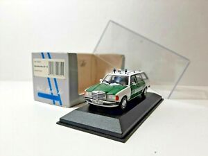 MINICHAMPS 430 032291 MERCEDES-BENZ W 123 KOMBI POLIZEI 