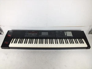 Roland FA-08 Keyboard-Synthesizer - Bild 1 von 9