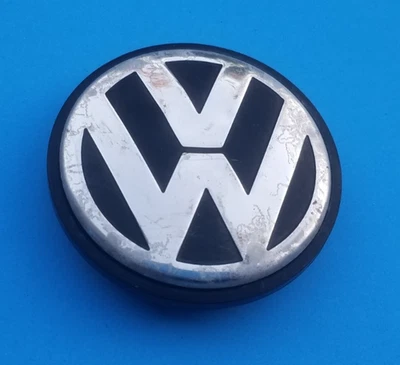 ЦЕНТРАЛЬНЫЙ КОЛПАК СТУПИЦЫ ОБОДА КОЛЕСА VOLKSWAGEN BEETLE GOLF JETTA ОТ ОРИГИНАЛЬНОГО ПРОИЗВОДИТЕЛЯ B30 - Изображение 1 из 4