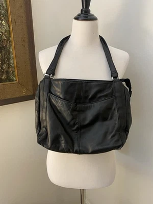 Bolsa de ombro de couro preta Cabin Creek com vários compartimentos com zíper e botão - Imagem 1 de 4