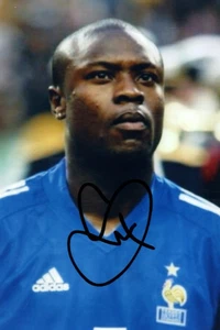 FRANCIA, ARSENAL Y CHELSEA: FOTO DE ACCIÓN FIRMADA POR WILLIAM GALLAS 6x4 + certificado de autenticidad - Imagen 1 de 1