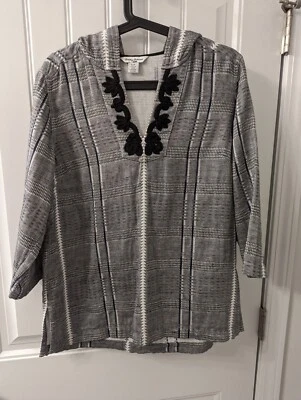 Tommy Bahama Mujer Top Pequeño Bordado Sudadera con Capucha Pullover Playa Boho Campesino Foto 1 de 4