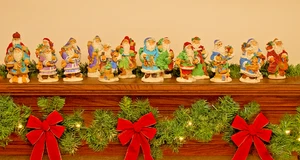 Bronson Coleccionables Conjunto de 13 Papá Noel del Viejo Mundo Firmado Katharine Stevenson - Imagen 1 de 11