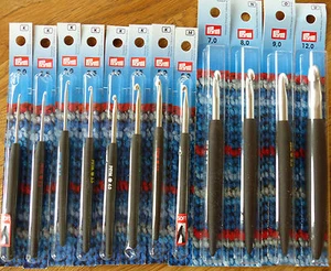  Häkelnadeln - Garnhäkelnadel - Wollhäkelnadel mit schwarzem Softgriff - Prym  - Bild 1 von 25