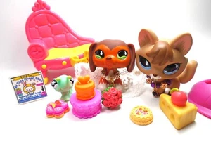Littlest Pet Shop Dachshund #675 "Savvy" Fox #676/ accessories - Picture 1 of 5