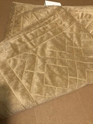 Martha Stewart Beige Suave ESTÁNDAR Acolchado Falsa Beige Foto 1 de 2