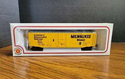 Bachmann Ho Scale Milwaukee Road  MILW 56500 Yellow Train Box Car NEW in Box - Image 1 of 4