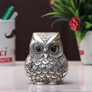 Pieza de exhibición de búho de metal y peso de papel para decoración del hogar y oficina, 8 x 9 Cm, plateado - Imagen 1 de 3