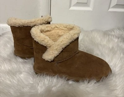 Bearpaw Boots - Image 1 of 4