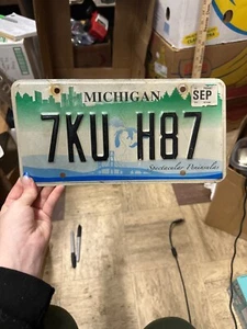 2000s michigan license plate 7KU H87 Spectacular peninsula - Picture 1 of 17