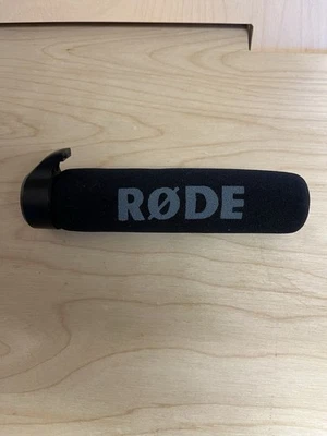 RODE VideoMic GO Camera Mount Shotgun Microphone No Cable Broken Mount - Image 1 of 4