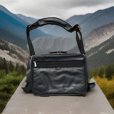 Targus 16” Cuero Negro Computadora Portátil Estuche Bolso Correa para el Hombro Maletín Foto 1 de 4