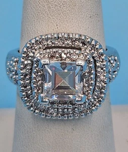Sterling Silver Formal Sparkling Stones Event ring size 7 Thailand in Girt Box - Picture 1 of 16