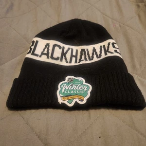 Fanatics Chicago Blackhawks Hockey Winter Classic 2019 Beanie Mütze Notre Dame - Bild 1 von 7