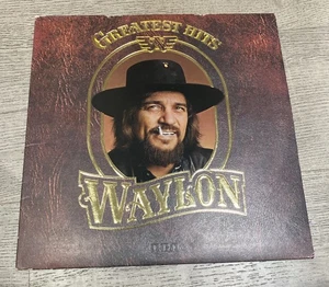 WAYLON JENNINGS - GREATEST HITS - RCA AHL1-3378 TEXTURED COVER - NEAR MINT NM - Picture 1 of 7