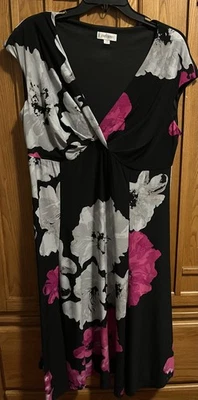 Jones Studio Size 14W V-Neck Floral Dress Black w/Pink - Image 1 of 3
