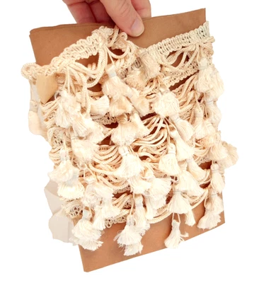 NUEVO RIBETE DE FLECOS BORLA ESTILO CONSOLA DE COLECCIÓN Marfil/Blanco roto 12' Foto 1 de 4