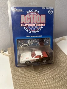 Davey Allison #28 Vinyl Tech 1987 Chevy Camaro 1996 azione platino 1:64 pressofuso - Foto 1 di 3