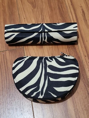 SUSAN FARIS Conjunto Bolsa Cosmética y Joyería Patrón Cebra Foto 1 de 4