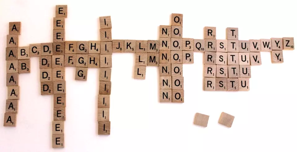 Lot Of 91 Scrabble Wooden Tiles from 2001 (NO X) - Image 1 of 1