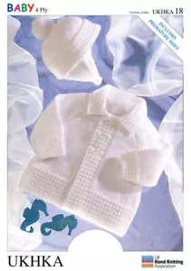 UKHKA 18 Baby Matinee Coat & Helmet Knitting Pattern In 4ply 12-20" (31-51 cm) - Foto 1 di 3