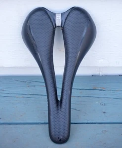 Bontrager Ajna Comp Saddle CrMo Rails 154mm Road Bike Trek Seat Ladies Womens - Picture 1 of 7