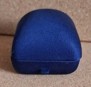 Blaue Schmuckschatulle Ring Präsentationsbox von T H Baker Juwelier - Bild 1 von 12