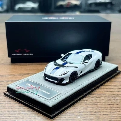 HH 1:64 Blanco 812Competizione Carreras Modelo Deportivo Resina Coche Raya Azul Foto 1 de 3