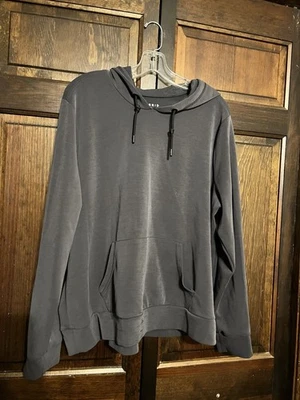 Sudadera con Capucha Torrid Para Mujer Gris Talla 2 Plus Oro Calavera Corazón en Dorado Pull Over Foto 1 de 4