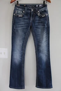 JEANS MISS ME TIRO MEDIO CORTE BOTA TALLA 25 CORTOS lentejuelas embellecidos bolsillos ~ 28x30 - Imagen 1 de 4