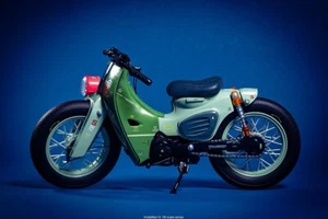 trickyman12 1/6 "SUPER CUB" vintage motorcycle (Zaku green color ver.) - Picture 1 of 11